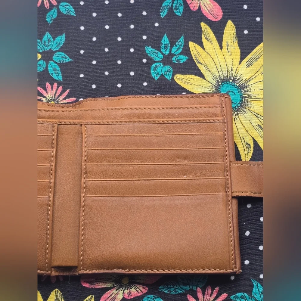 Gucci Brown Leather Bifold Wallet with Interlocking GG Logo - Picture 6 of 17